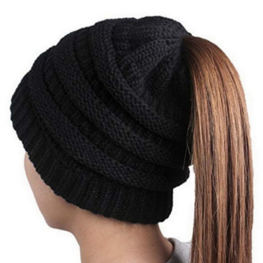 NWOT MESSY PONYTAIL BEANIE